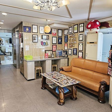 Boa Travel House Hostel Сеул Екстериор снимка