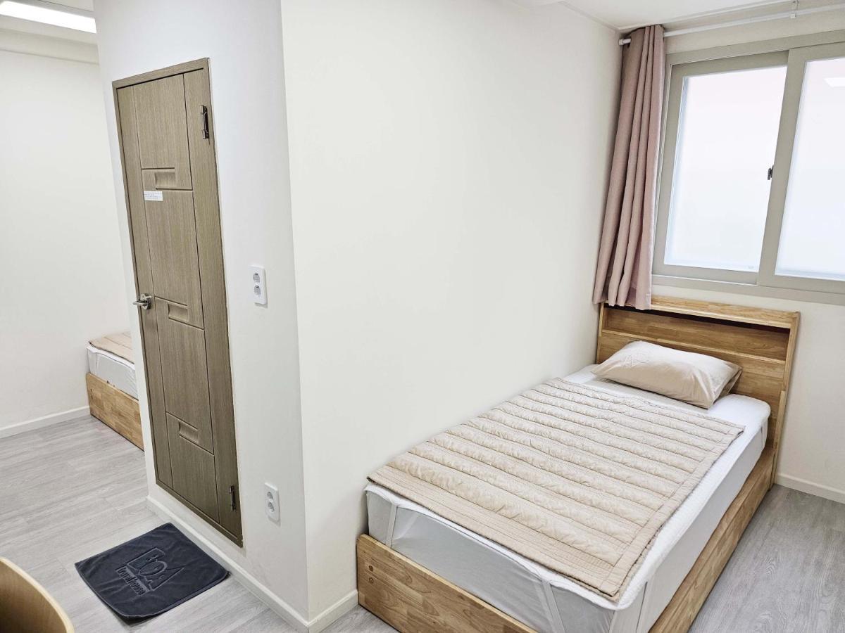 Boa Travel House Hostel Сеул Екстериор снимка