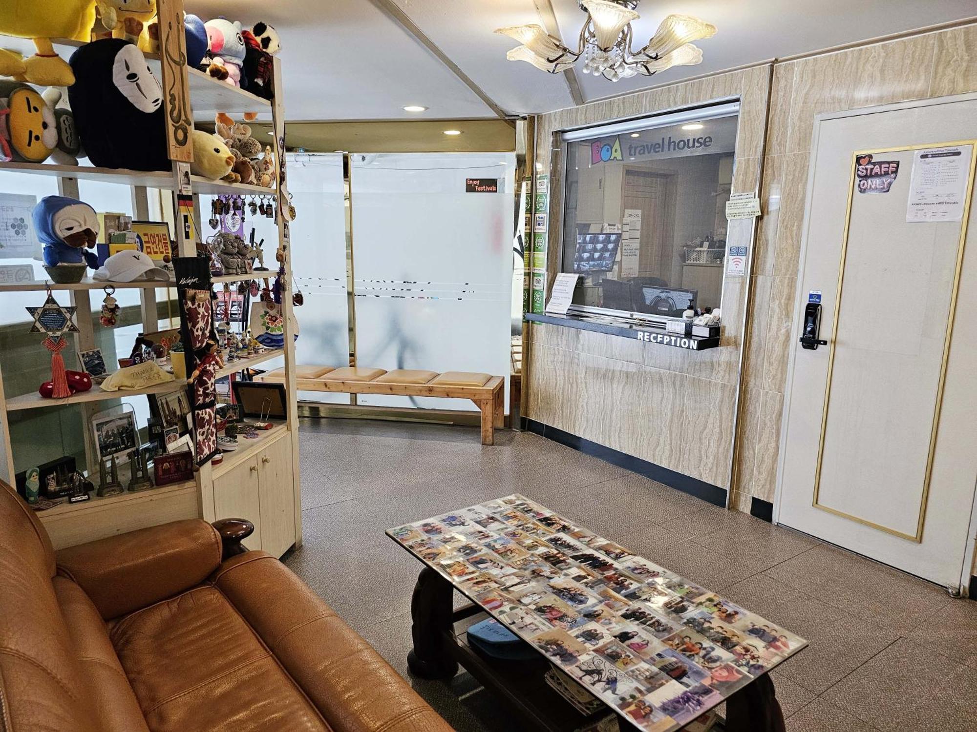 Boa Travel House Hostel Сеул Екстериор снимка
