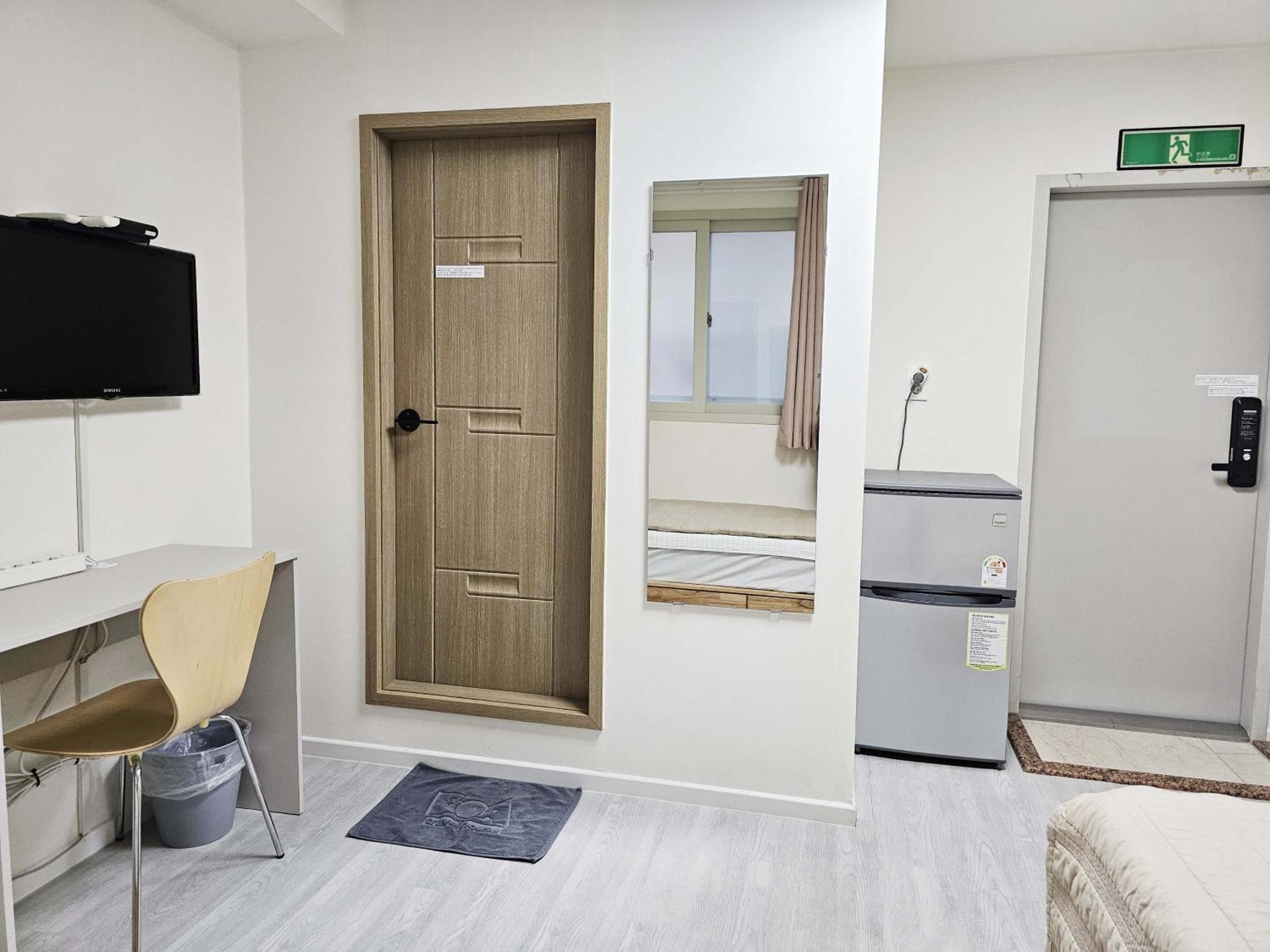 Boa Travel House Hostel Сеул Екстериор снимка