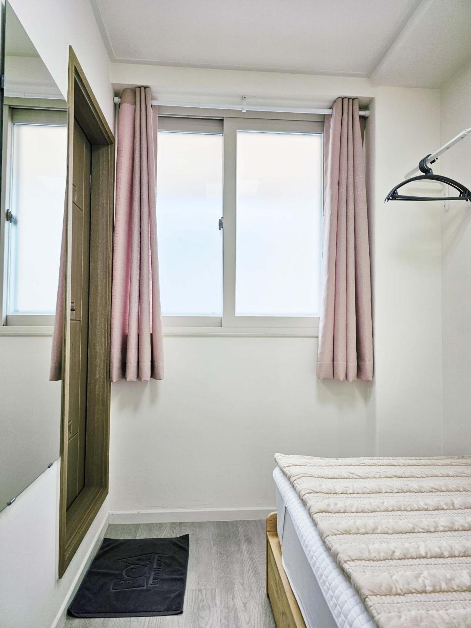 Boa Travel House Hostel Сеул Стая снимка