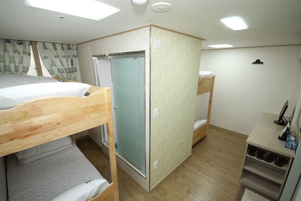 Boa Travel House Hostel Сеул Екстериор снимка