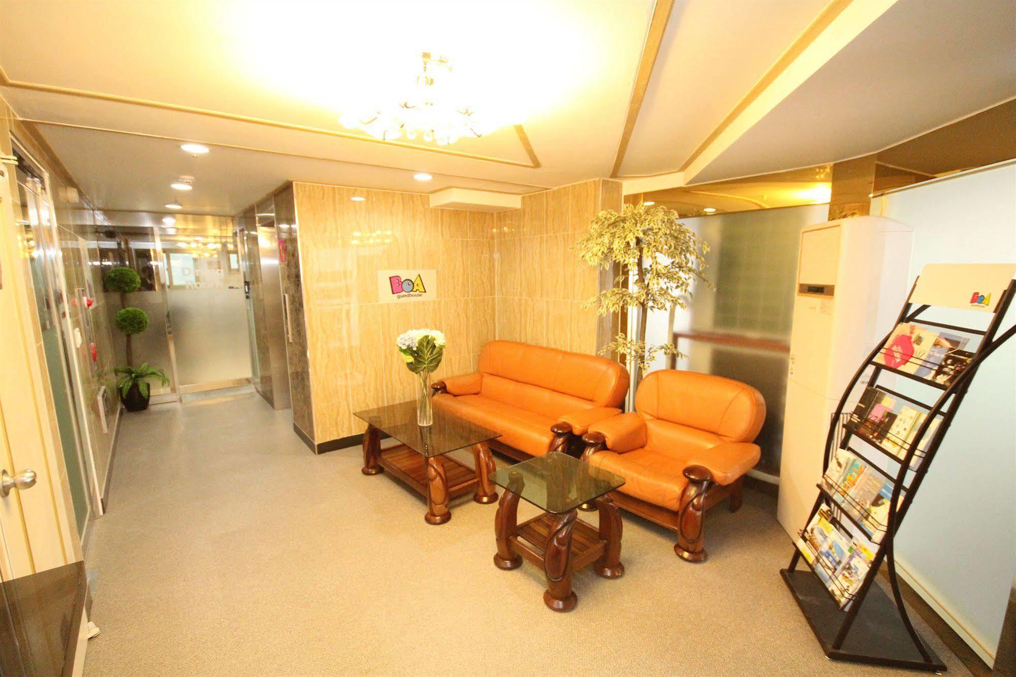 Boa Travel House Hostel Сеул Екстериор снимка