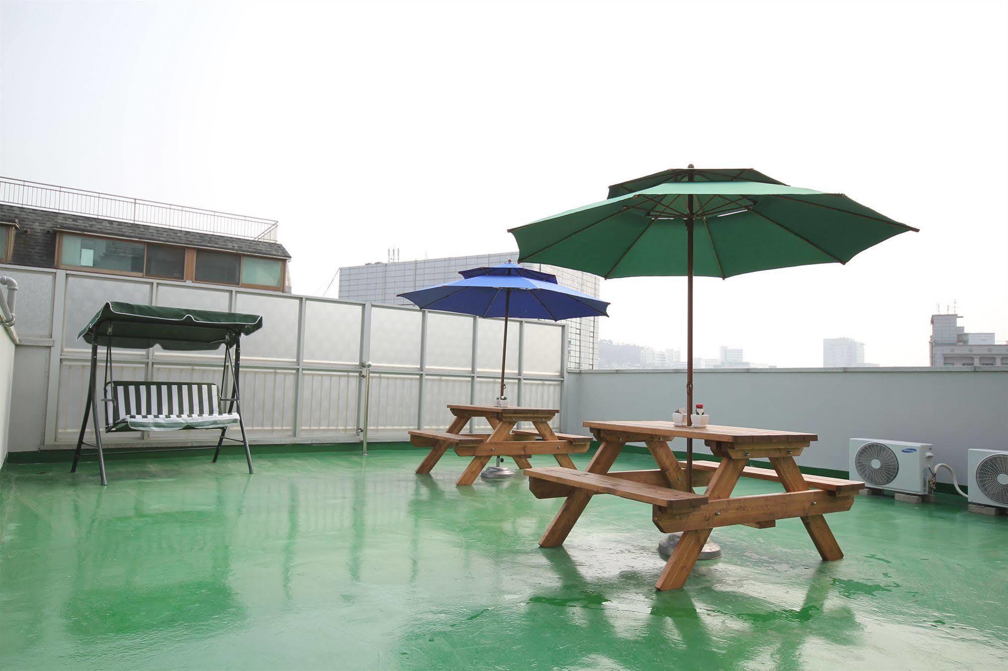 Boa Travel House Hostel Сеул Екстериор снимка